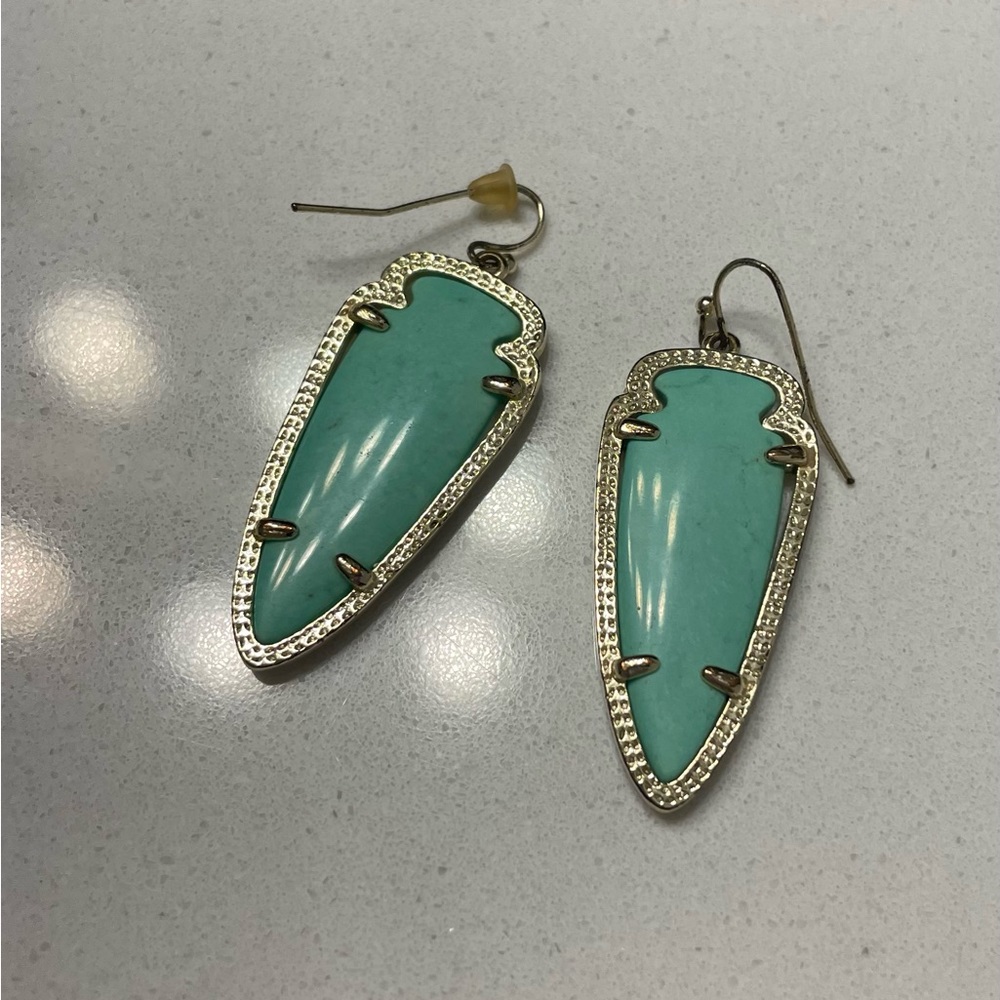 Kendra Scott arrowhead earrings